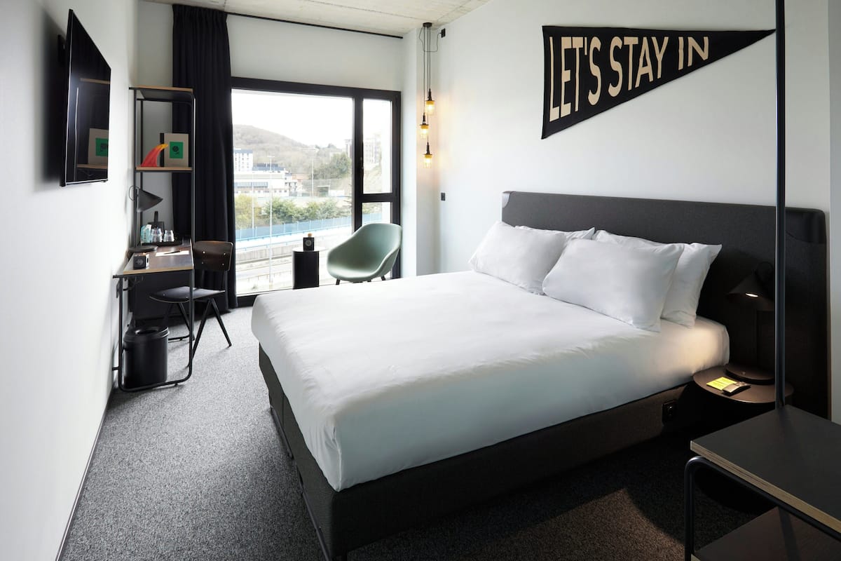 Executive Double Room | Premium bedding, minibar, in-room safe, desk