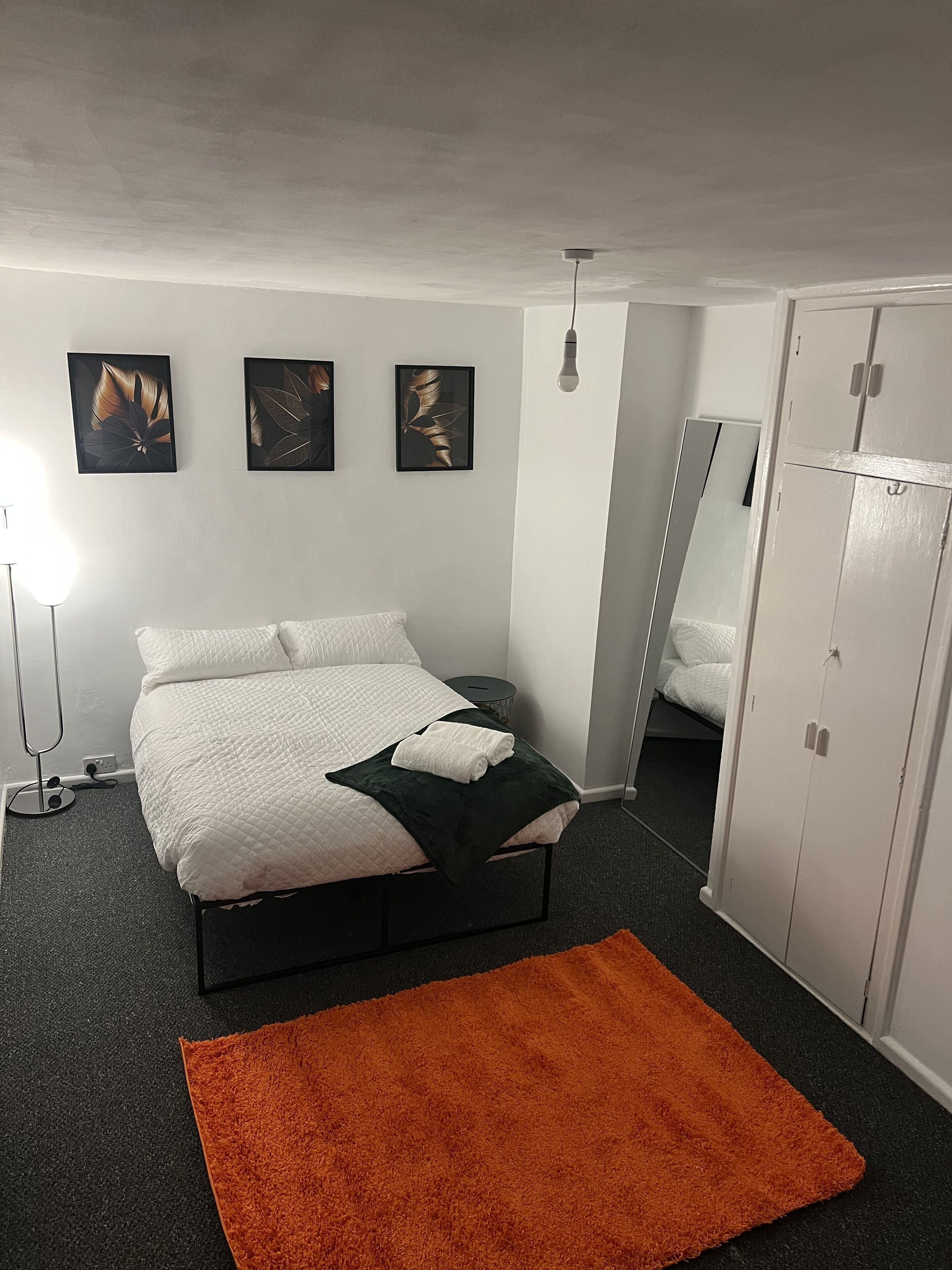 House | 2 bedrooms, iron/ironing board, free WiFi, bed sheets