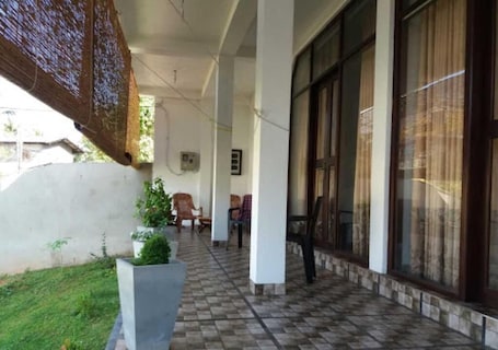 Comfort Room | Terrace/patio