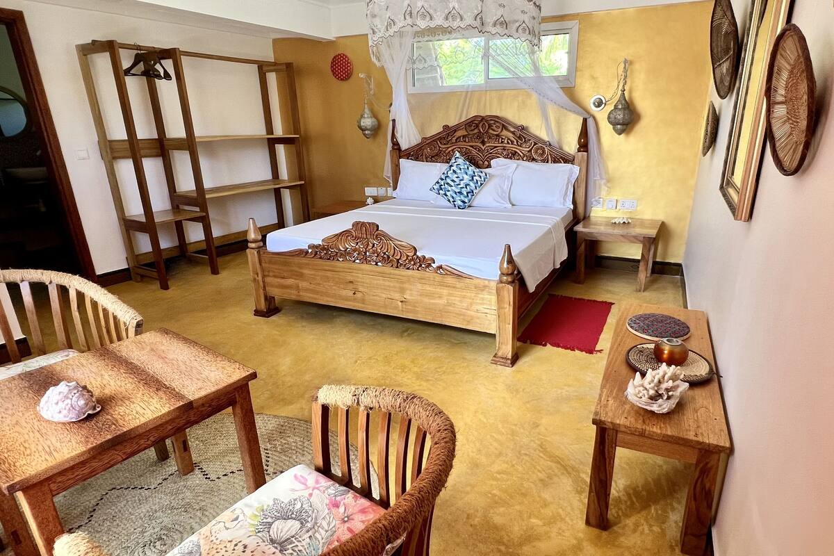 Habitación de luna de miel doble | Ropa de cama de alta calidad, wifi gratis, decoración individual