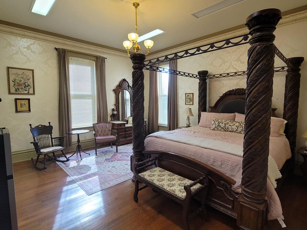 7 bedrooms, desk, free WiFi, bed sheets