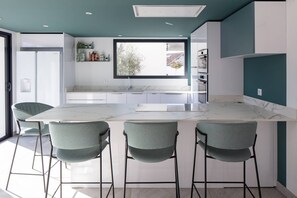 Fridge, oven, dishwasher, coffee/tea maker - Villa Palawan Avec Piscine Chauffée, SPA et Sauna (TOSSE)