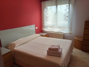 1 bedroom, iron/ironing board, bed sheets - Arbidel, Apartamento con Piscina en Llanes (LLANES)