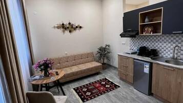 1 habitación, minibar, escritorio y espacio para trabajar con laptop