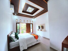 Family House | 4 bedrooms, hypo-allergenic bedding, memory foam beds, minibar