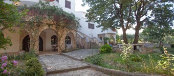 Apartments and Room Agata