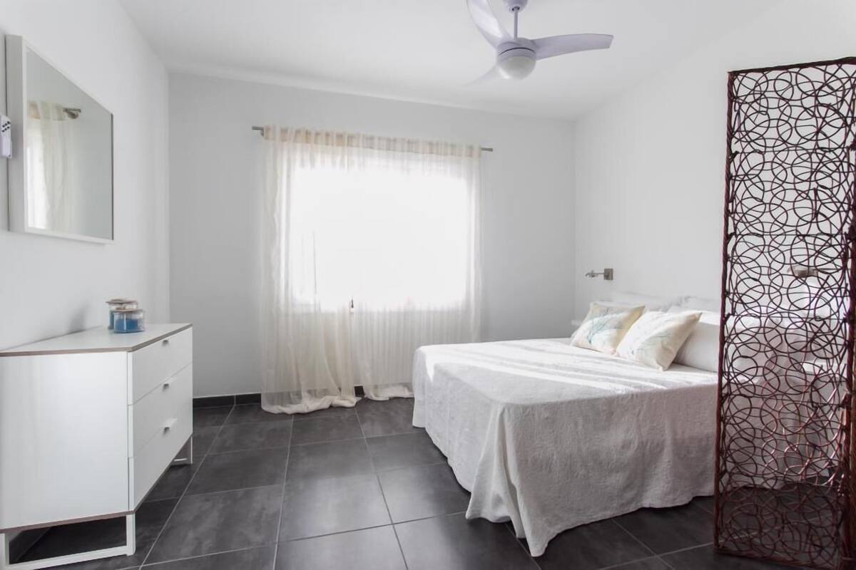 Studio | Iron/ironing board, WiFi (free), bed sheets