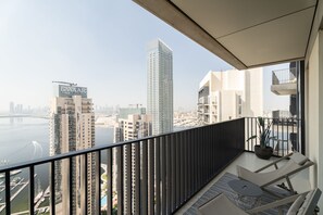 Balcony - Nasma Holiday Homes - Creek Horizon Tower 1 (Dubai)