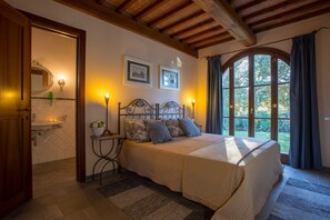 4 bedrooms, in-room safe, iron/ironing board, WiFi - Villa Irene - Homelike Villas (Montelopio)