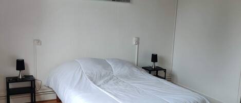 3 bedrooms, iron/ironing board, free WiFi