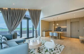 Deluxe Room | Desk, free WiFi - Mogan Valley Resort (Huzhou)