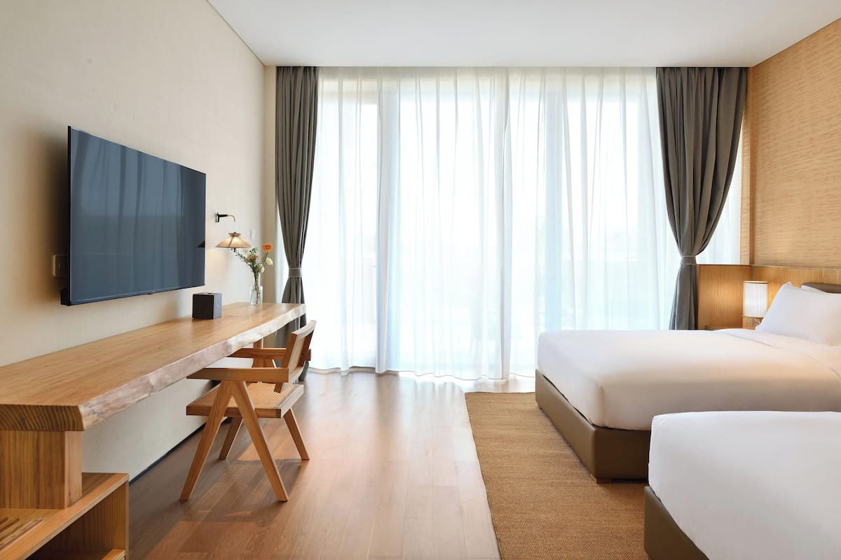 Habitación básica con 1 cama doble o 2 individuales | 1 dormitorio, escritorio, wifi gratis