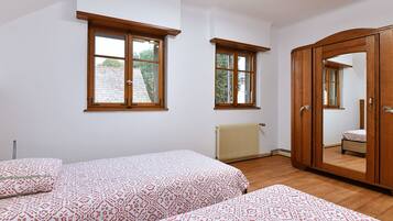 3 habitaciones, wifi gratis y ropa de cama