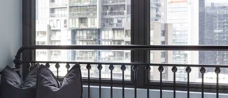 Iron/ironing board, WiFi, bed sheets, wheelchair access