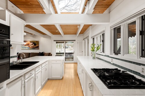 Quaint Budget-Friendly Retreat with Aspen Charm