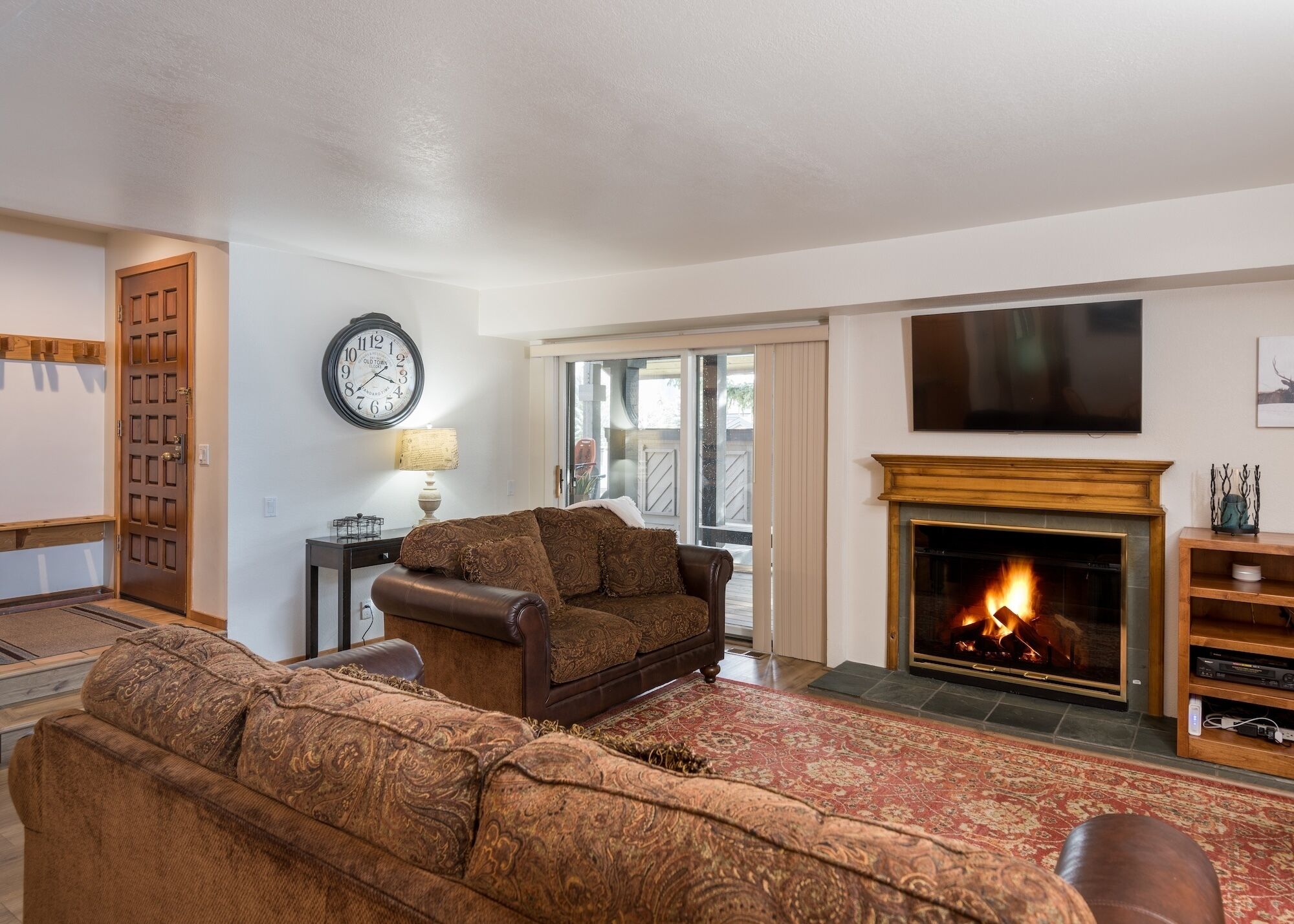 2 Bedroom Condo with Elkhorn Amenities