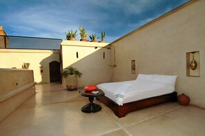 Terrace/patio - Très Beau Riad au Coeur de la Médina de Marrakech - Piscine - Services (Marrakech)