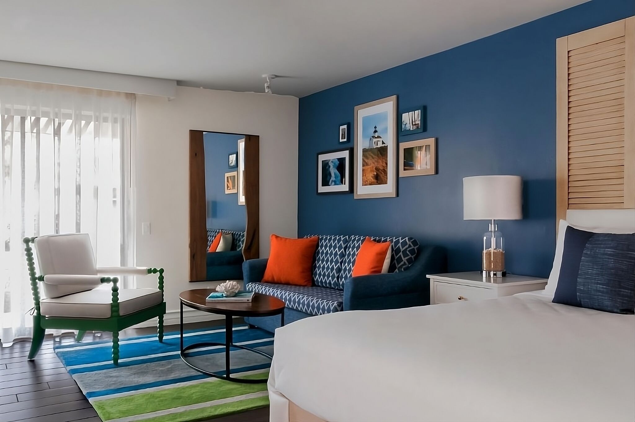 1 habitación, tabla de planchar con plancha, wifi gratis y ropa de cama 