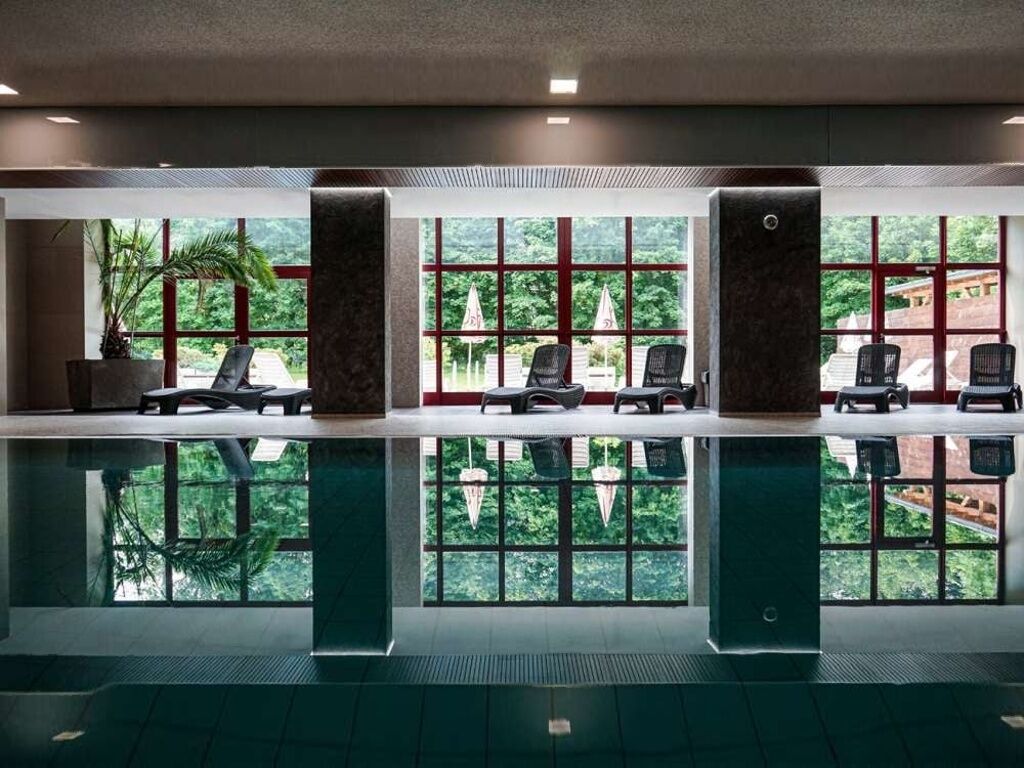 Hot stone massages, sports massages, 2 treatment rooms, massages