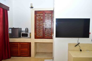 Interior - Kahawa Sun Set View Opposite Gold Tulip Stone Town
3 minutes walk from seaport (Zanzibar City, Zanzibar Island, Tanzania)