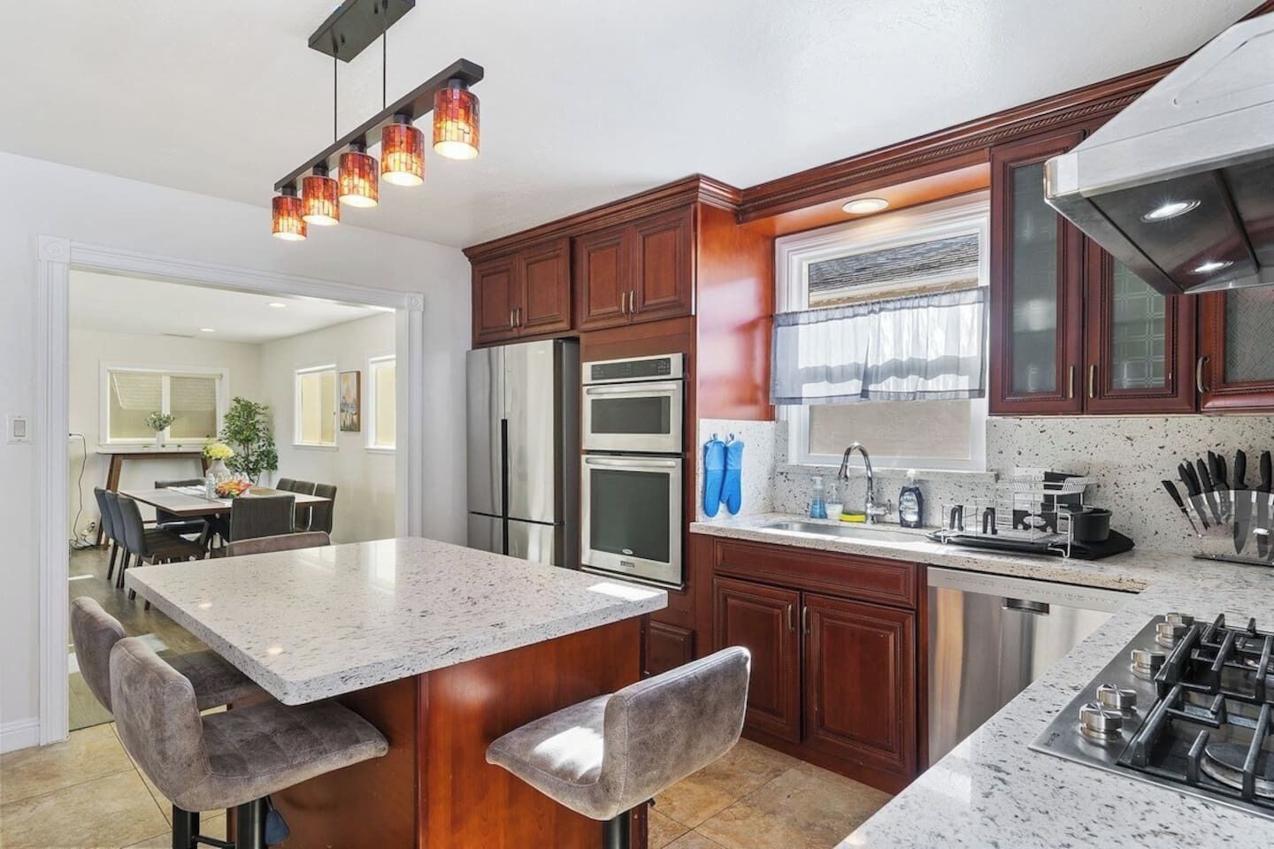 Refrigerador, microondas, horno, placa de cocina