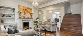 Stunning Knightsbridge Townhouse with Patio