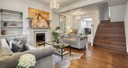 Stunning Knightsbridge Townhouse with Patio