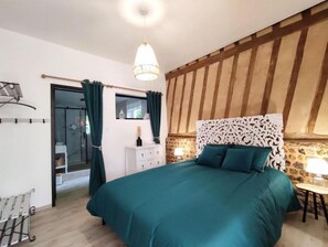 1 chambre, fer et planche à repasser, Wi-Fi gratuit, draps fournis