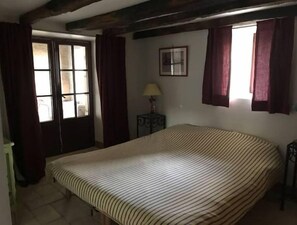 2 bedrooms, bed sheets - la Petite Maison de Grandmont (Bonneuil-Matours)