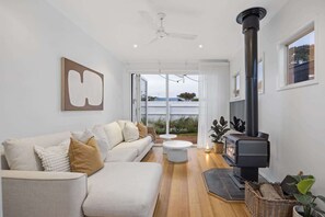 TV, fireplace, offices