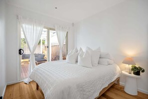 2 bedrooms, iron/ironing board, travel cot, WiFi