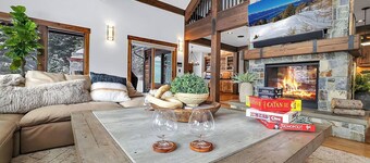 Sugarloaf Summit @ Tamarack Resort | Insta-Worthy SKI IN/OUT Mountain Modern Estate