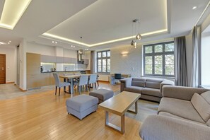 Premium Apartment | Living room | 42-inch flat-screen TV with digital channels - Dom & House - Old Town Tobiasz Residence (Gdansk)