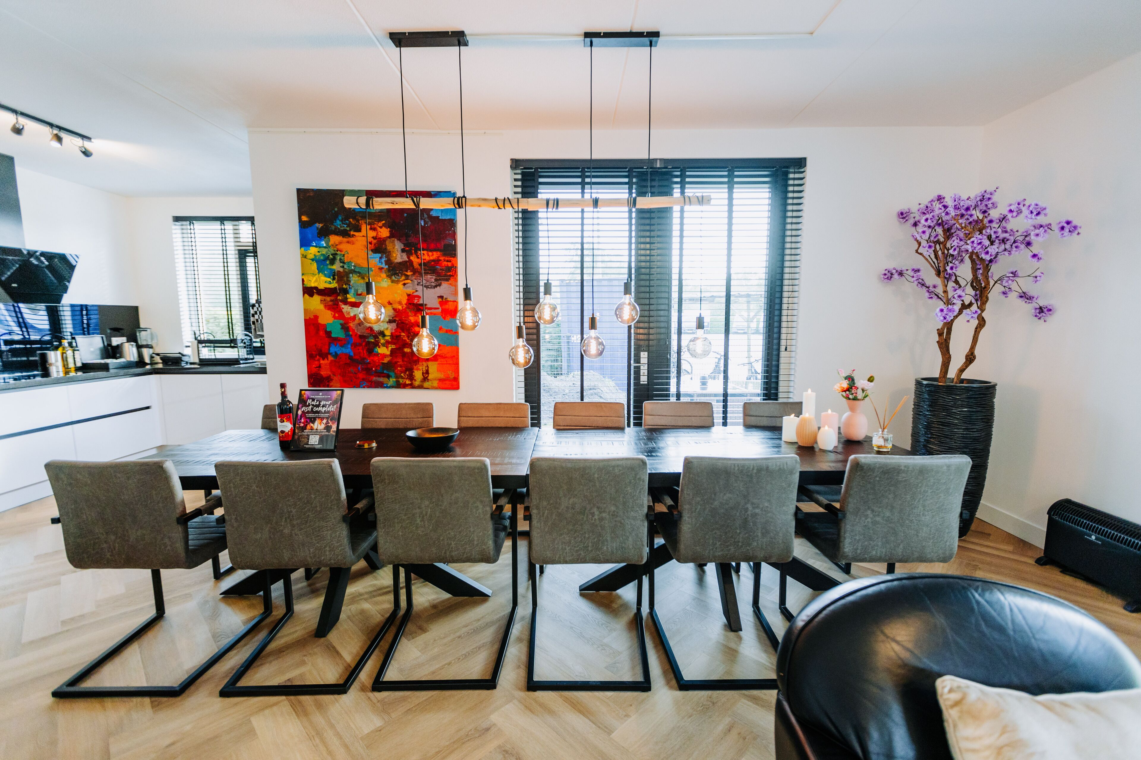 Brand new Bright & Luxurious 6 Bedroom \/ 12 bed Villa in Amsterdam