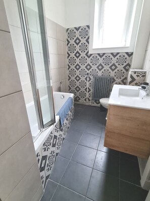 Free toiletries, hair dryer, towels, toilet paper - "Le Klein", Studio au Calme au Centre de Besançon (Besançon)