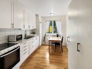 Fridge, microwave, oven, stovetop - Accommodation For Construction Workers, Växjö Area (Hovmantorp)