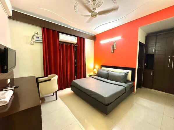 1 bedroom, iron/ironing board, WiFi, bed sheets -  Room with attach washroom near golf course road  (Gurugram)