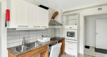 Corporate Housing - 8 Bed