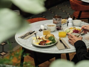 Tägliches inbegriffenes Frühstücksbuffet