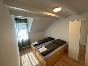 Free WiFi, bed sheets