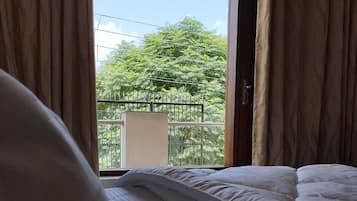 4 bedrooms, WiFi, bed sheets