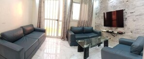 Living area - ''locabiss'' (Rufisque)