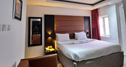 Axor Hotel &Suites
