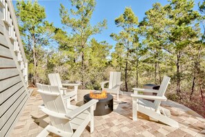 Terrace/patio - Charming 3BR Home on 30A – Golf Cart Included, 5 Min to Beach (Santa Rosa Beach)