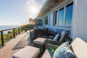 Terrace/patio - Luxury 5 Bedroom Villa with Pool, Hot Tub, Ocean Views (St. Thomas)