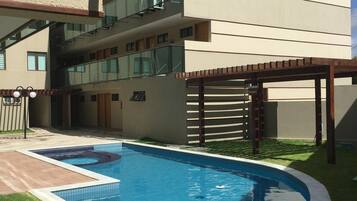 Apartamento | Piscina | Una piscina al aire libre