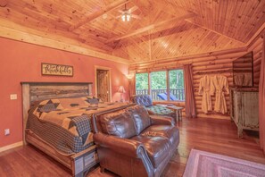 10 Schlafzimmer, Schreibtisch, Bügeleisen/Bügelbrett, Reisekinderbett