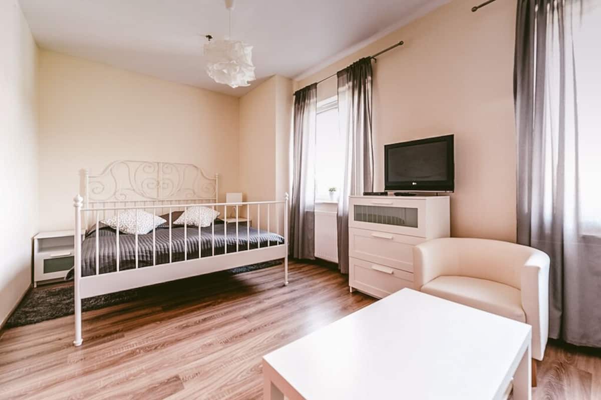 Dormitorio condiviso Comfort | Ferro/asse da stiro, Wi-Fi gratuito