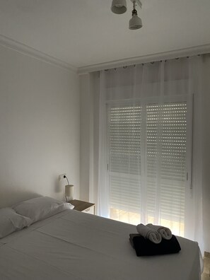 2 slaapkamers, een strijkplank/strijkijzer, wifi, beddengoed