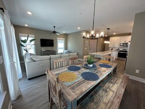 Dining - CHIll IN! Central to Everything! Steps to Beach! (Corolla)